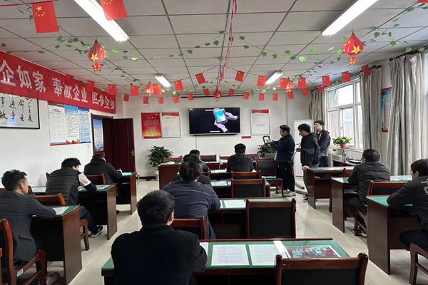 技術人員現場演示.jpg