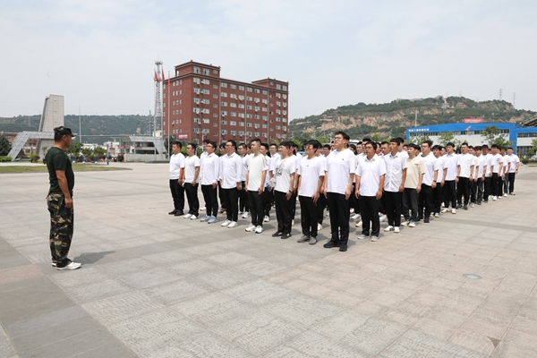 1.集中軍訓(xùn)_副本.jpg
