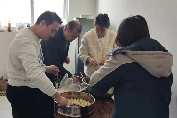 包餃子_副本.jpg