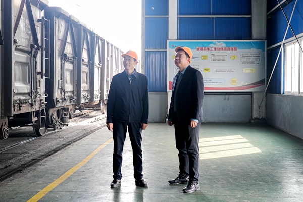 參觀裝車倉裝運工作_副本.jpg