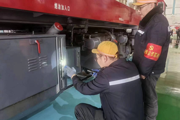 機車保養確保正常運行_副本.jpg