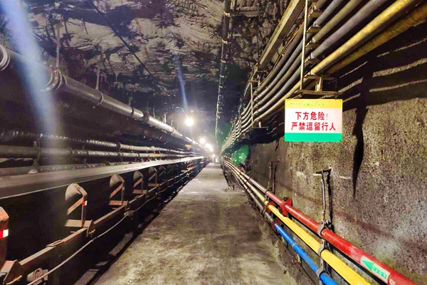 井下管線路吊掛_副本.jpg