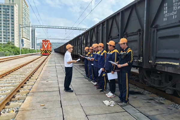 青崗員現場宣教.jpg