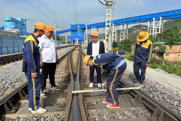 線路安全巡查.jpg