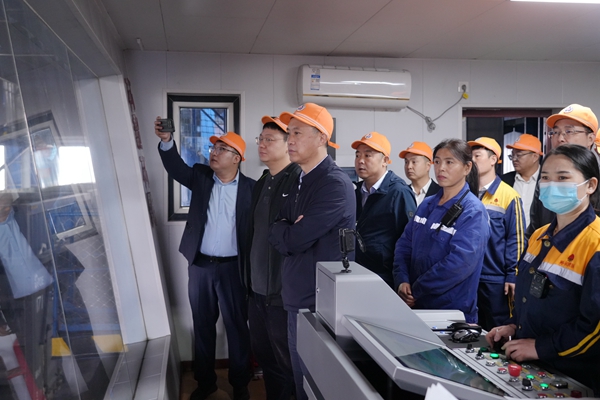 現(xiàn)場參觀_副本.jpg