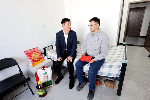 胡書記慰問_副本.jpg