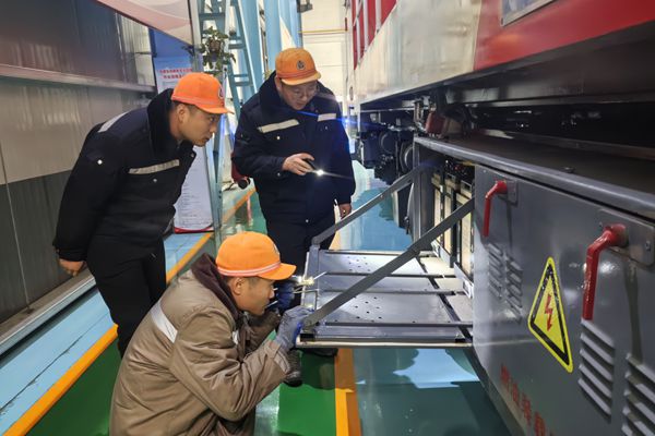 機(jī)車檢查_副本.jpg