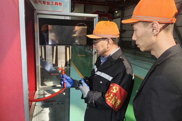 黨員帶頭查隱患_副本.jpg