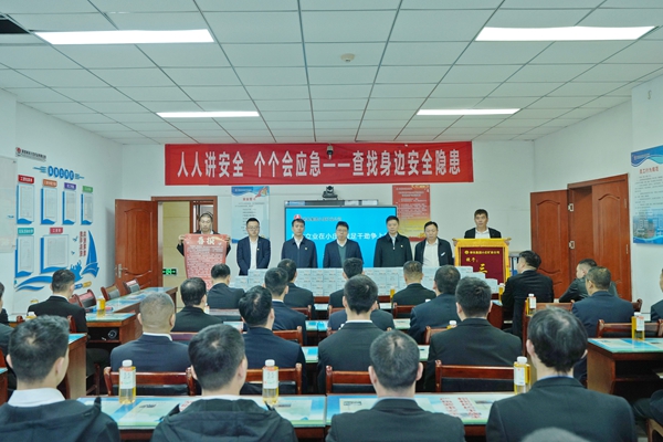 3 三特區(qū)隊(duì)慰問_副本.jpg