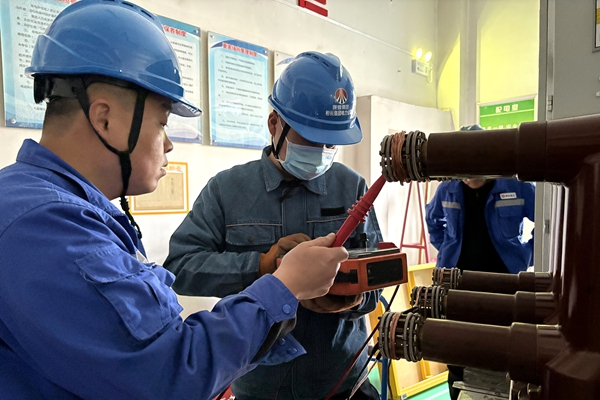 3.嚴查處現場違章作業行為_副本.jpg